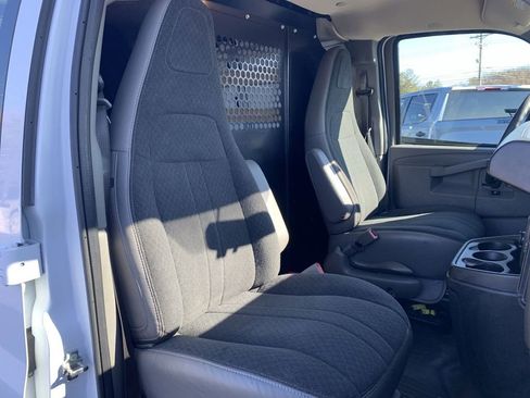 Used 2024 Chevrolet Express 2500 Work Van w/ Driver Convenience Package image 21