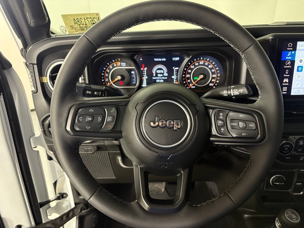 Used 2025 Jeep Gladiator Sport AWD/4WD image 18
