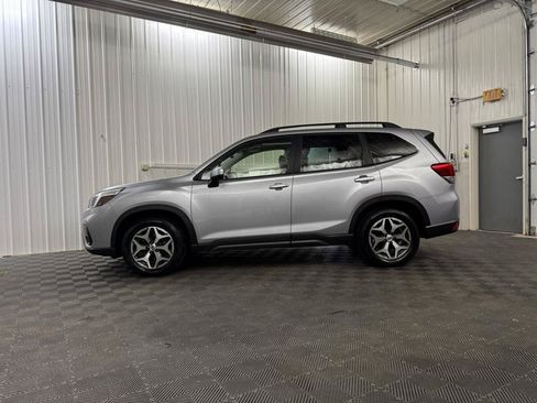 Used 2020 Subaru Forester Premium w/ Popular Package #1 AWD/4WD image 2