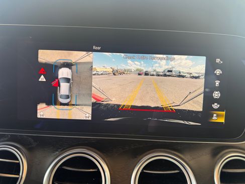 Used 2022 Mercedes-Benz E 350 Sedan image 17