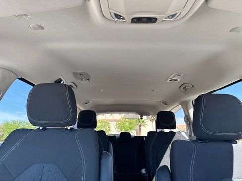 Used 2024 Chrysler Voyager LX image 21
