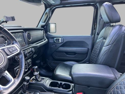 Used 2021 Jeep Wrangler Unlimited Sahara image 24