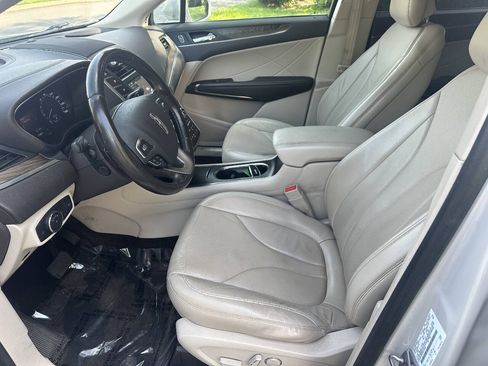 Used 2019 Lincoln MKC Reserve w/ MKC Climate Package AWD/4WD image 10
