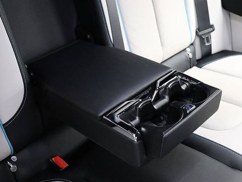 Used 2022 Rolls-Royce Cullinan w/ Cullinan Package AWD/4WD image 33