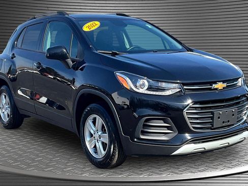 Used 2022 Chevrolet Trax LT w/ LT Convenience Package image 1
