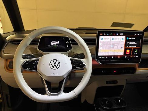 Used 2025 Volkswagen ID. Buzz 1st Edition RWD image 5