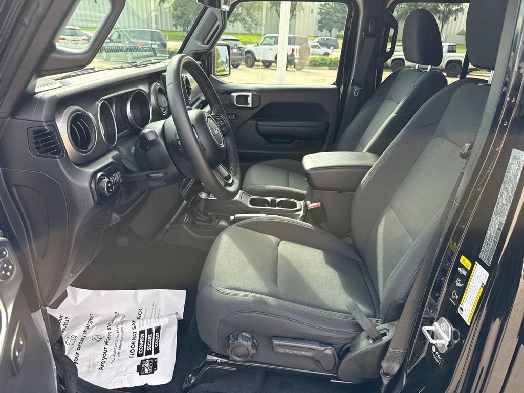 Used 2021 Jeep Gladiator Sport AWD/4WD image 7