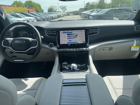 New 2026 Jeep Grand Wagoneer Limited AWD/4WD image 19