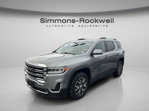 Used 2023 GMC Acadia SLE w/ Driver Convenience Package image 4