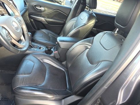 Used 2019 Jeep Cherokee High Altitude image 23