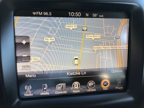 Used 2016 Jeep Cherokee Trailhawk w/ Leather Interior Group image 18