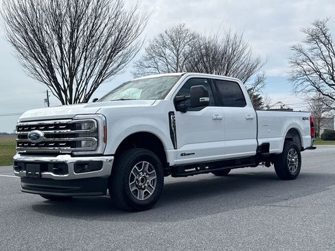 Used 2025 Ford F350 Lariat w/ Camper Package image 4