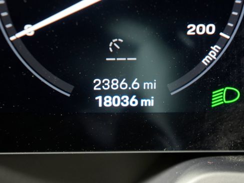 Certified 2024 Porsche 911 Carrera image 30