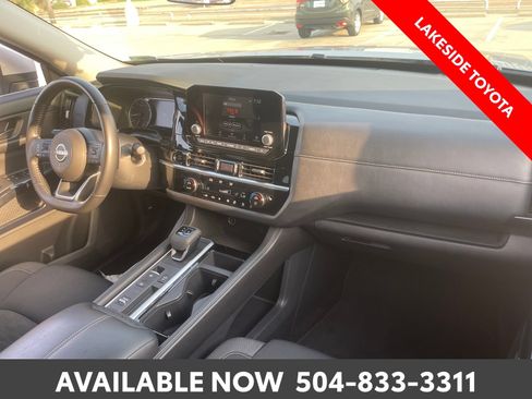 Used 2025 Nissan Pathfinder SV FWD image 15