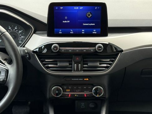 Used 2022 Ford Escape SE w/ Cold Weather Package image 19