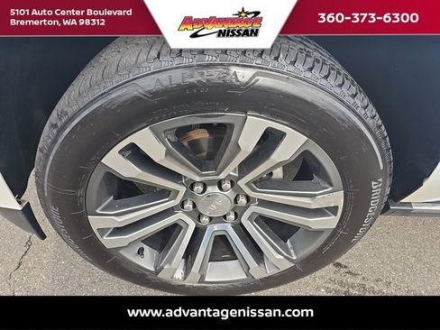 Used 2018 GMC Yukon Denali image 24