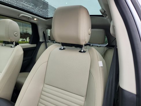 Certified 2025 Land Rover Discovery Sport S image 11