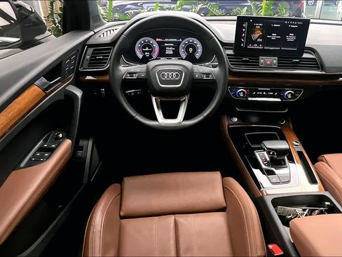 Used 2023 Audi Q5 2.0T Premium Plus w/ Premium Plus Package AWD/4WD image 6