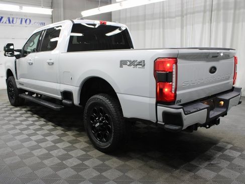Used 2025 Ford F350 Lariat w/ Black Appearance Package image 5