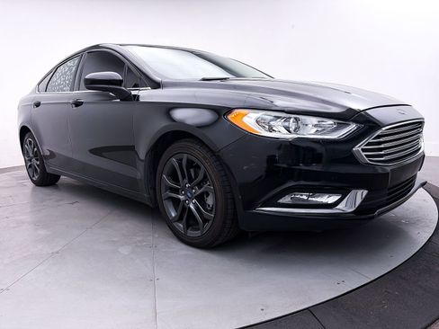 Used 2018 Ford Fusion SE w/ Equipment Group 201A image 8
