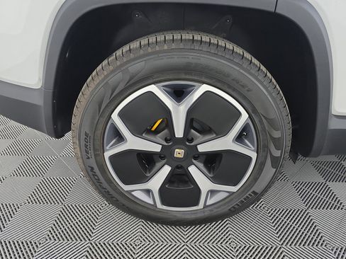 Used 2024 Rivian R1S Adventure AWD/4WD image 12