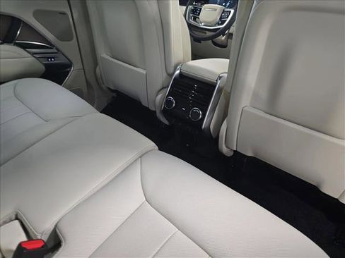 New 2026 Land Rover Range Rover SE image 11