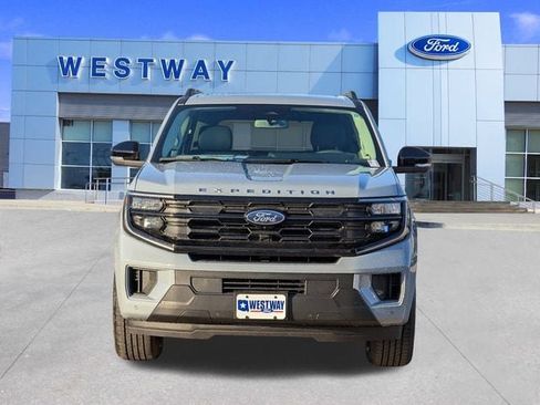 New 2025 Ford Expedition Active image 29