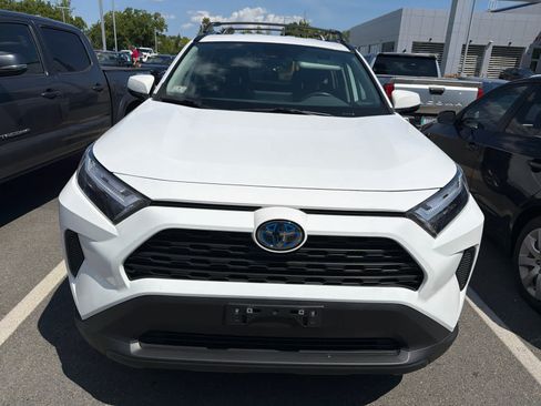 Used 2024 Toyota RAV4 LE AWD/4WD image 10