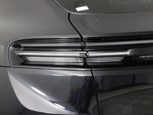 Certified 2025 Porsche Macan 4 Electric image 21