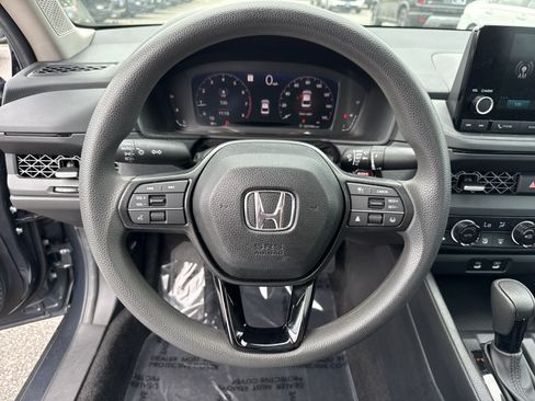 Certified 2025 Honda Accord SE image 18