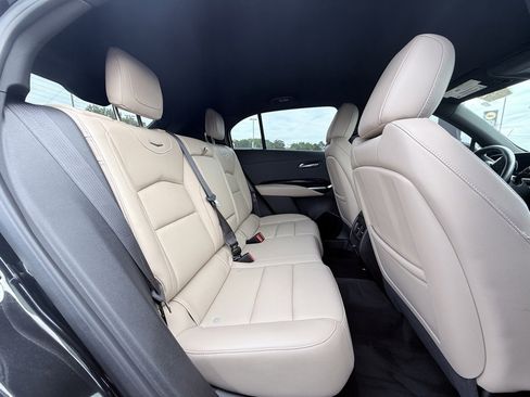 Used 2024 Cadillac XT4 Luxury image 14