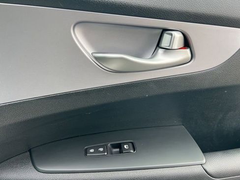 Certified 2024 Kia Forte LXS image 29