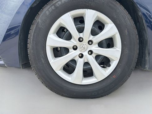 Used 2024 Toyota Corolla LE FWD image 30