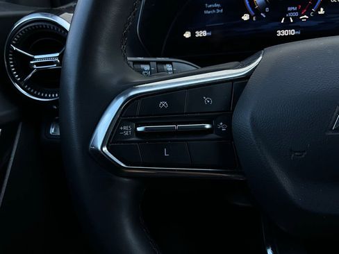 Used 2025 Chevrolet Equinox LT image 32