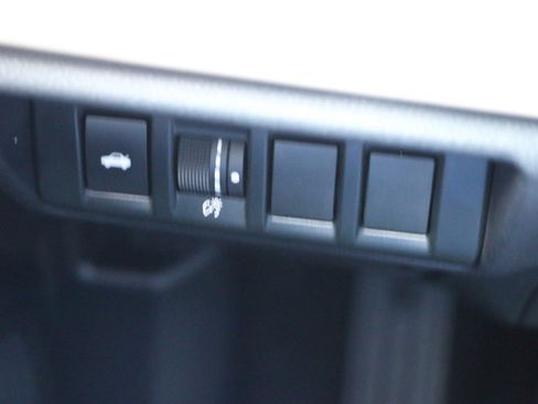 Used 2020 Subaru Legacy Limited image 23