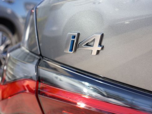 Used 2025 BMW i4 xDrive40i w/ Parking Assistance Package image 9