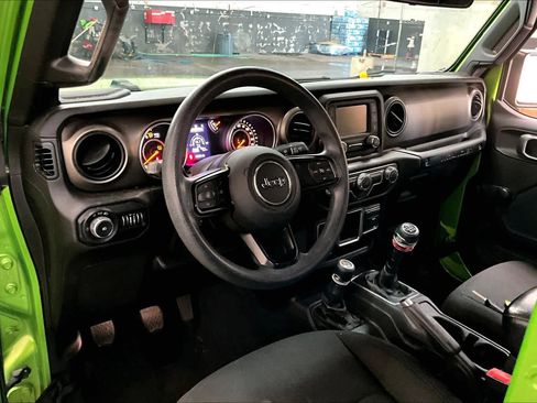 Used 2018 Jeep Wrangler Unlimited Sport image 16