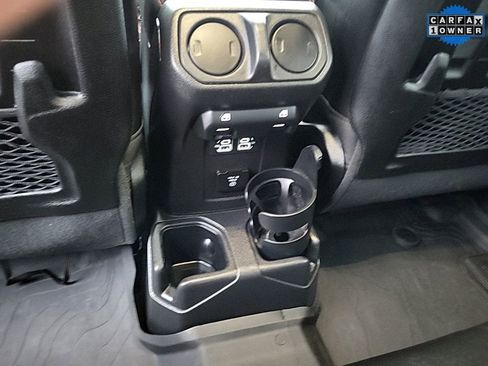 Used 2022 Jeep Gladiator Rubicon w/ LED Lighting Group AWD/4WD image 10