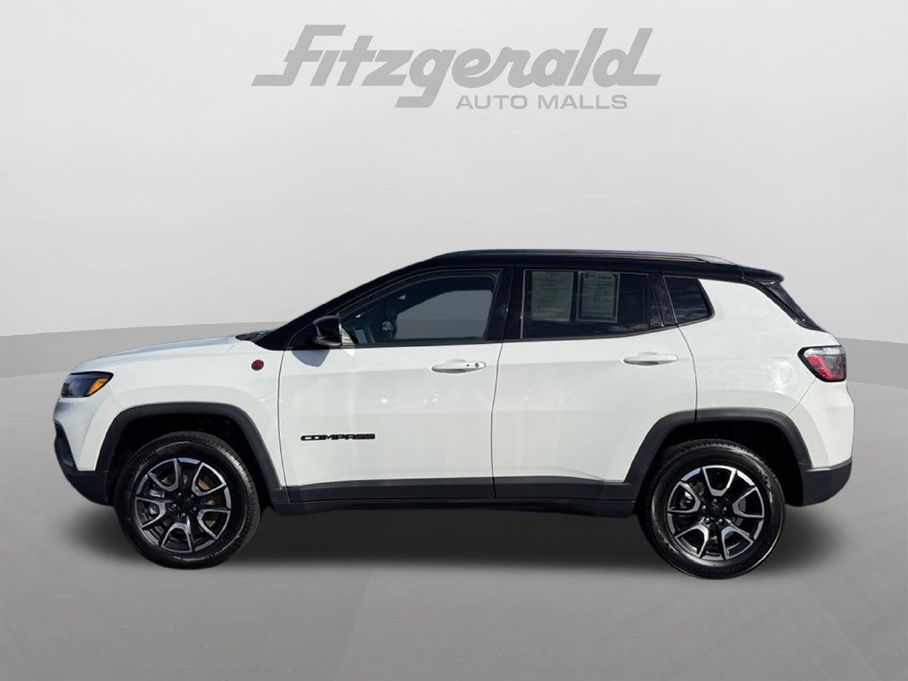 Used 2024 Jeep Compass Trailhawk AWD/4WD image 5