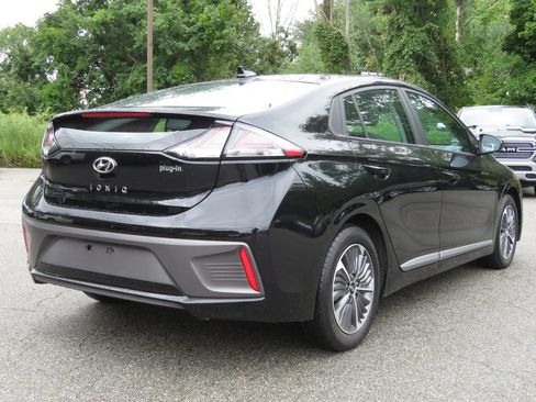 Used 2021 Hyundai Ioniq SE FWD image 4