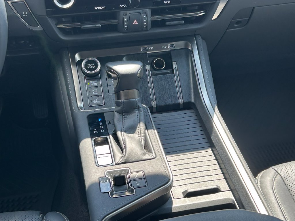 Used 2025 Lexus GX 550 AWD/4WD image 24