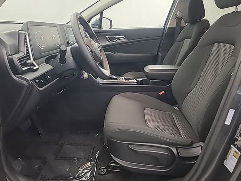 Used 2025 Kia Sportage LX AWD/4WD image 25