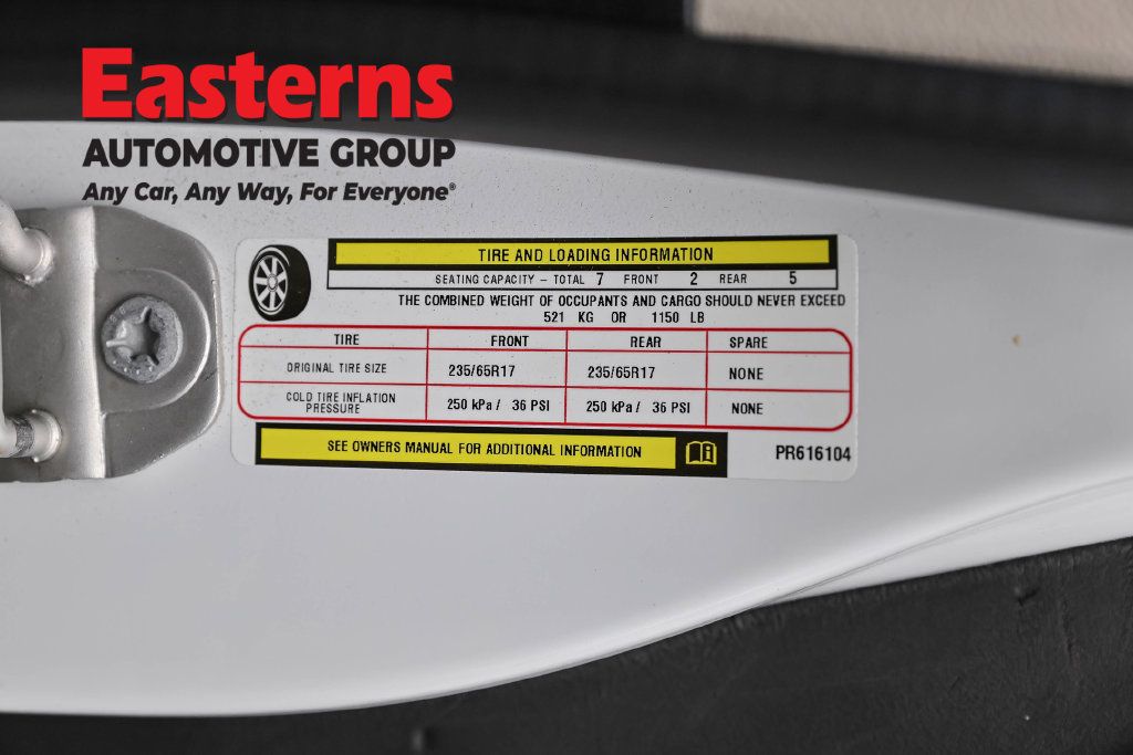 Used 2023 Chrysler Pacifica Touring-L FWD image 37