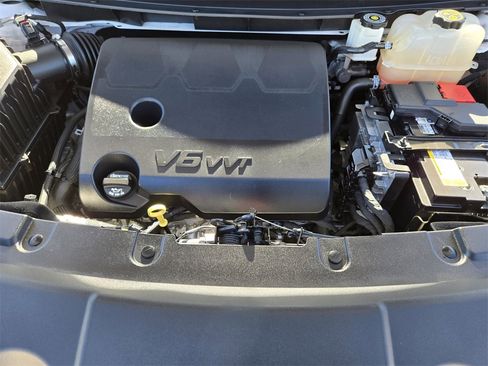 Used 2022 Chevrolet Traverse RS image 31