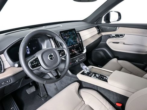 New 2026 Volvo XC90 T8 Ultra w/ Protection Package AWD/4WD image 4