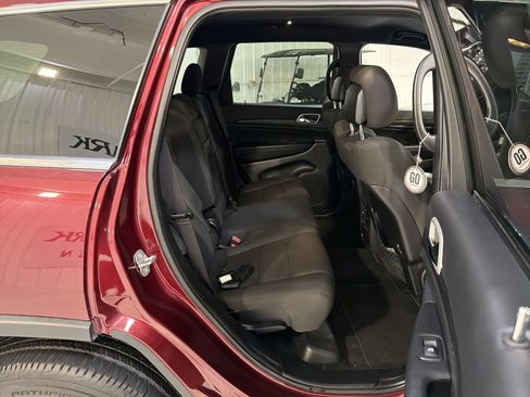 Used 2022 Jeep Grand Cherokee Laredo E image 12