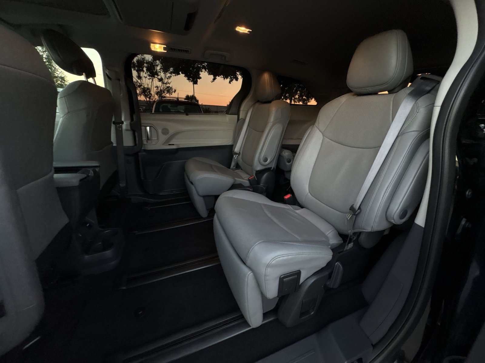 Used 2023 Toyota Sienna Limited AWD/4WD image 26