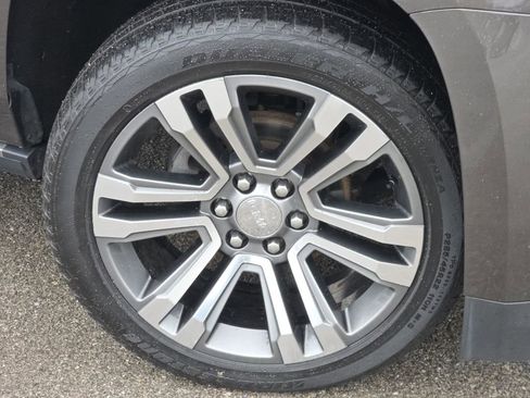 Used 2019 GMC Yukon Denali w/ Denali Ultimate Package image 18