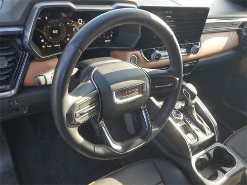 Certified 2025 GMC Canyon AT4 w/ AT4 Premium Package image 17