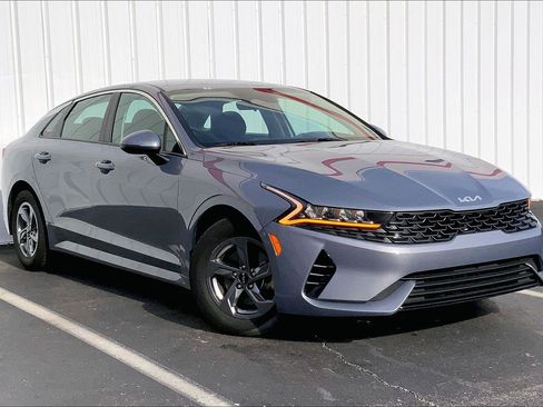 Used 2023 Kia K5 LXS image 28